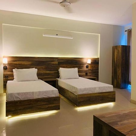 Thomas Guest House Islamabad Bagian luar foto