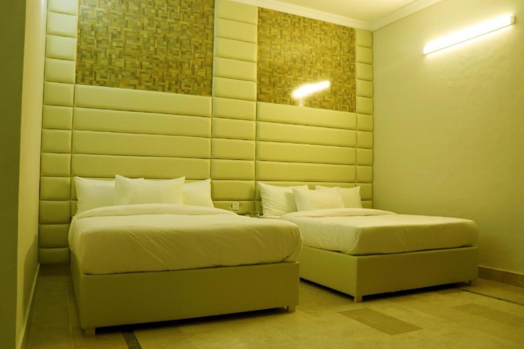 Thomas Guest House Islamabad Bagian luar foto