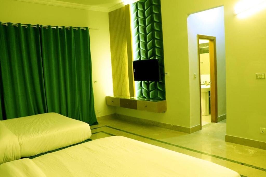 Thomas Guest House Islamabad Bagian luar foto